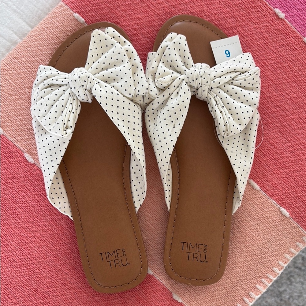 Time and Tru Women's Sandals with Bow - Cream and Black size 6